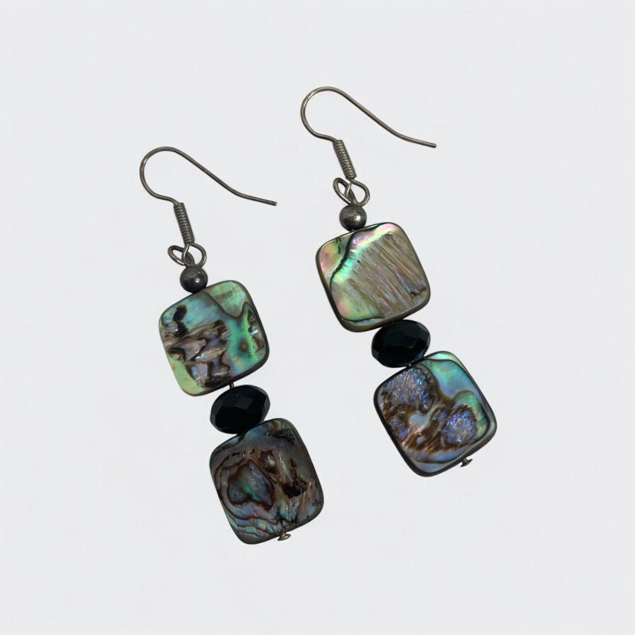 item listed by lizaslooks