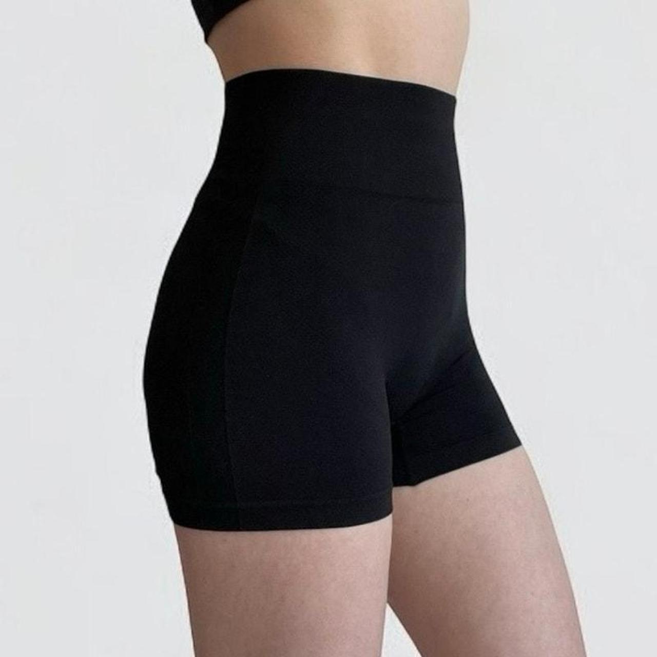 item listed by lizaslooks