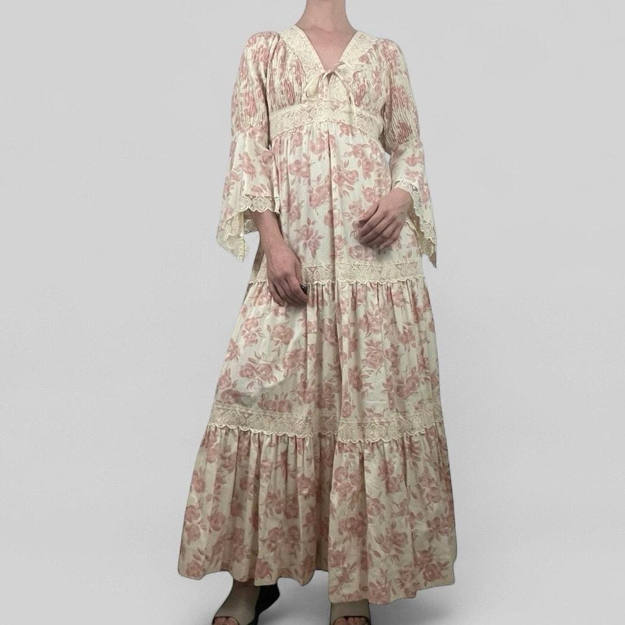 item listed by lizaslooks
