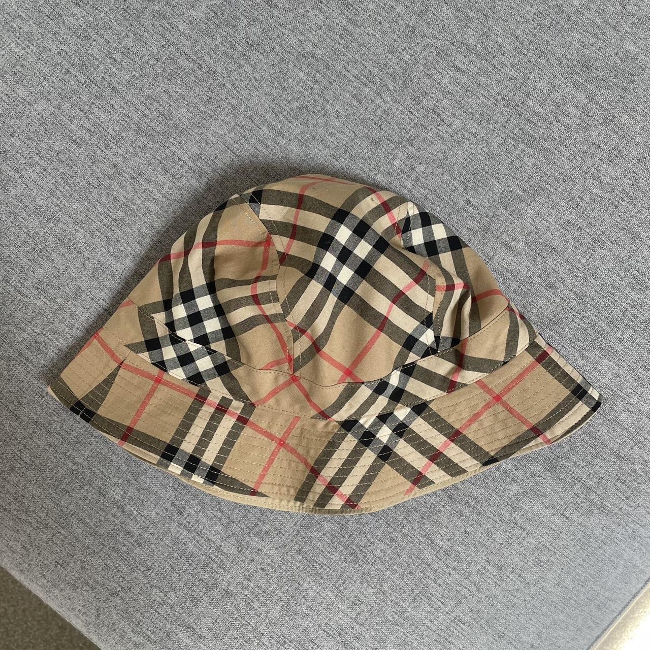 Burberry Girl Hat size L popular