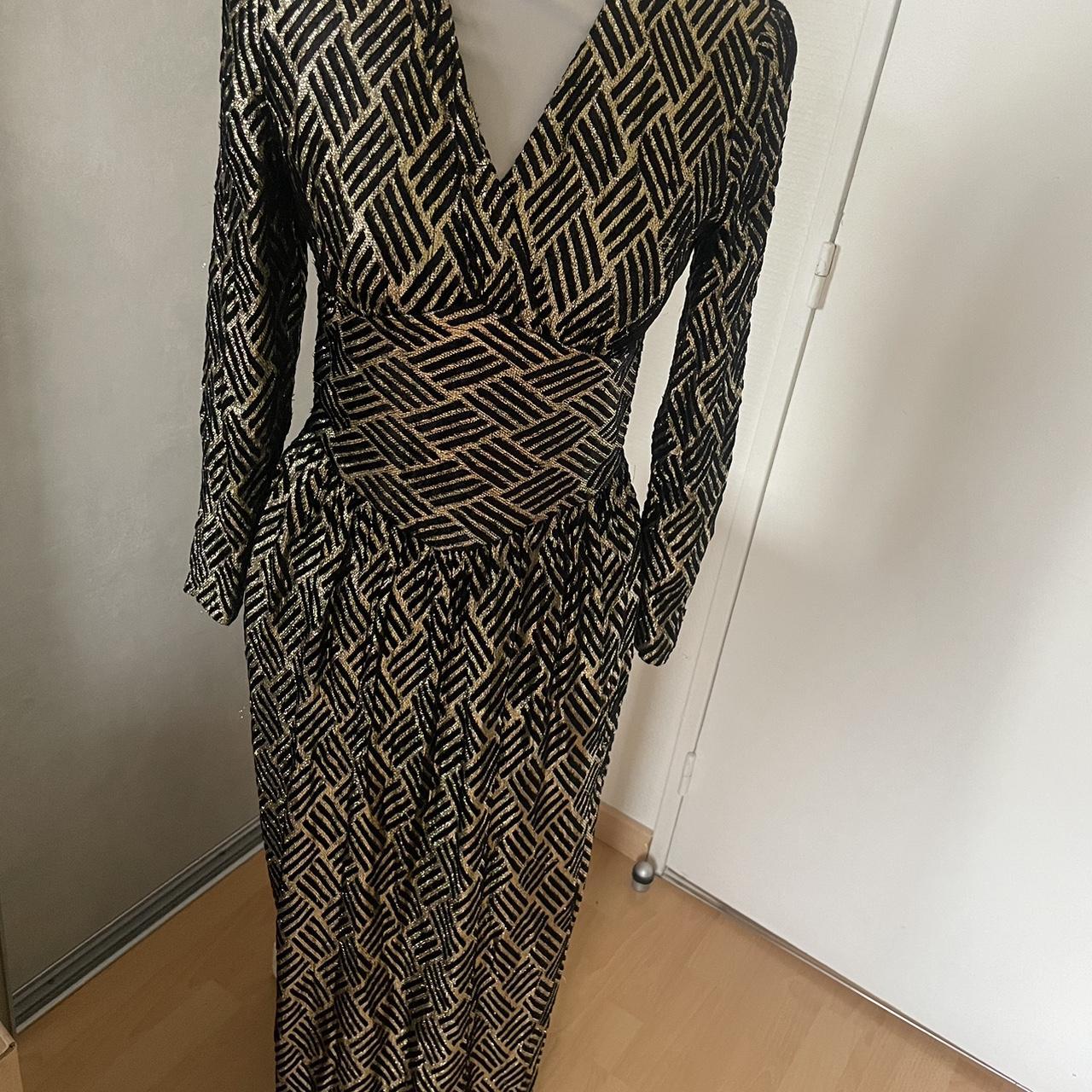 Magnifique robe longue Chanel vintage. Plus... - Depop