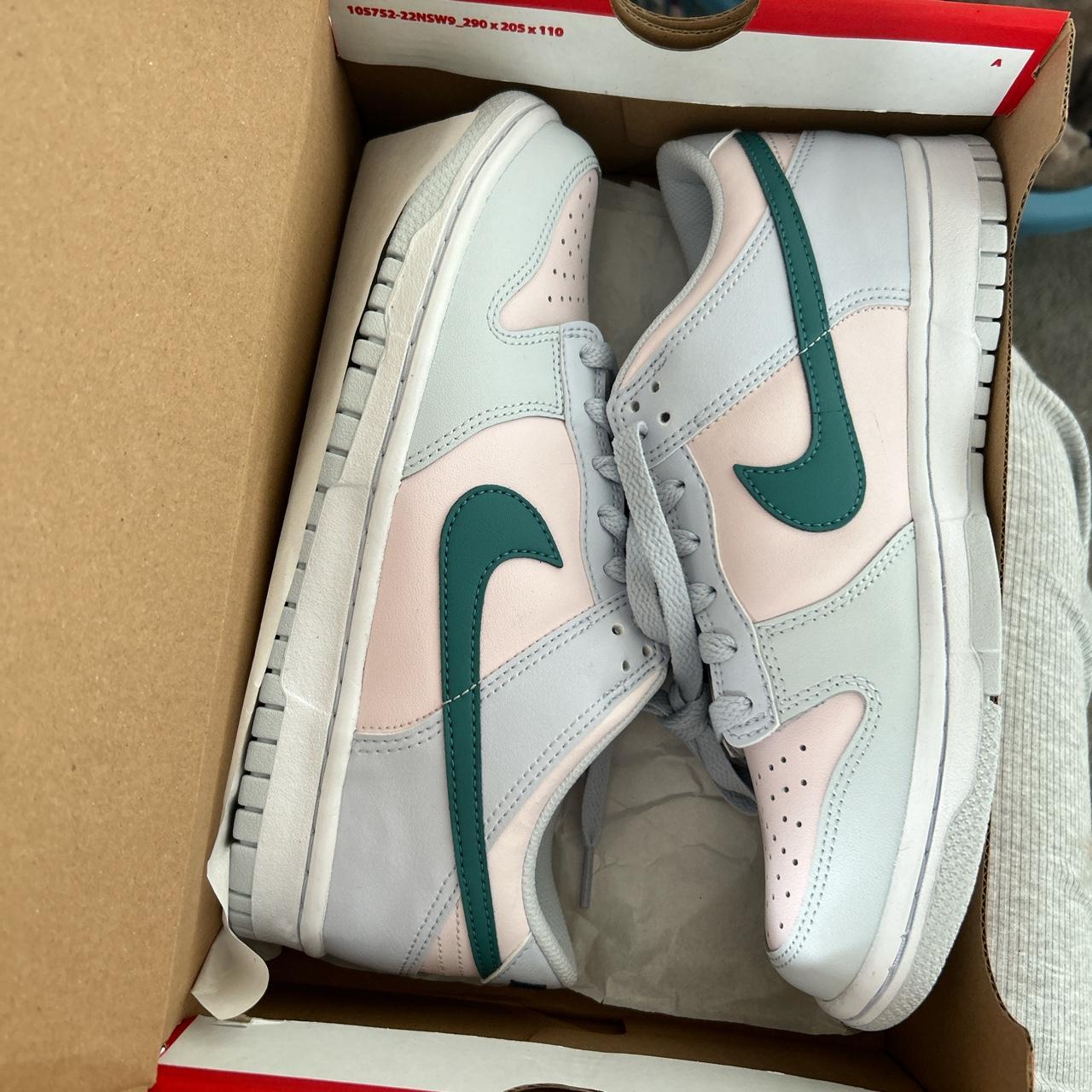 Nike Women's Grey and Pink Trainers | Depop