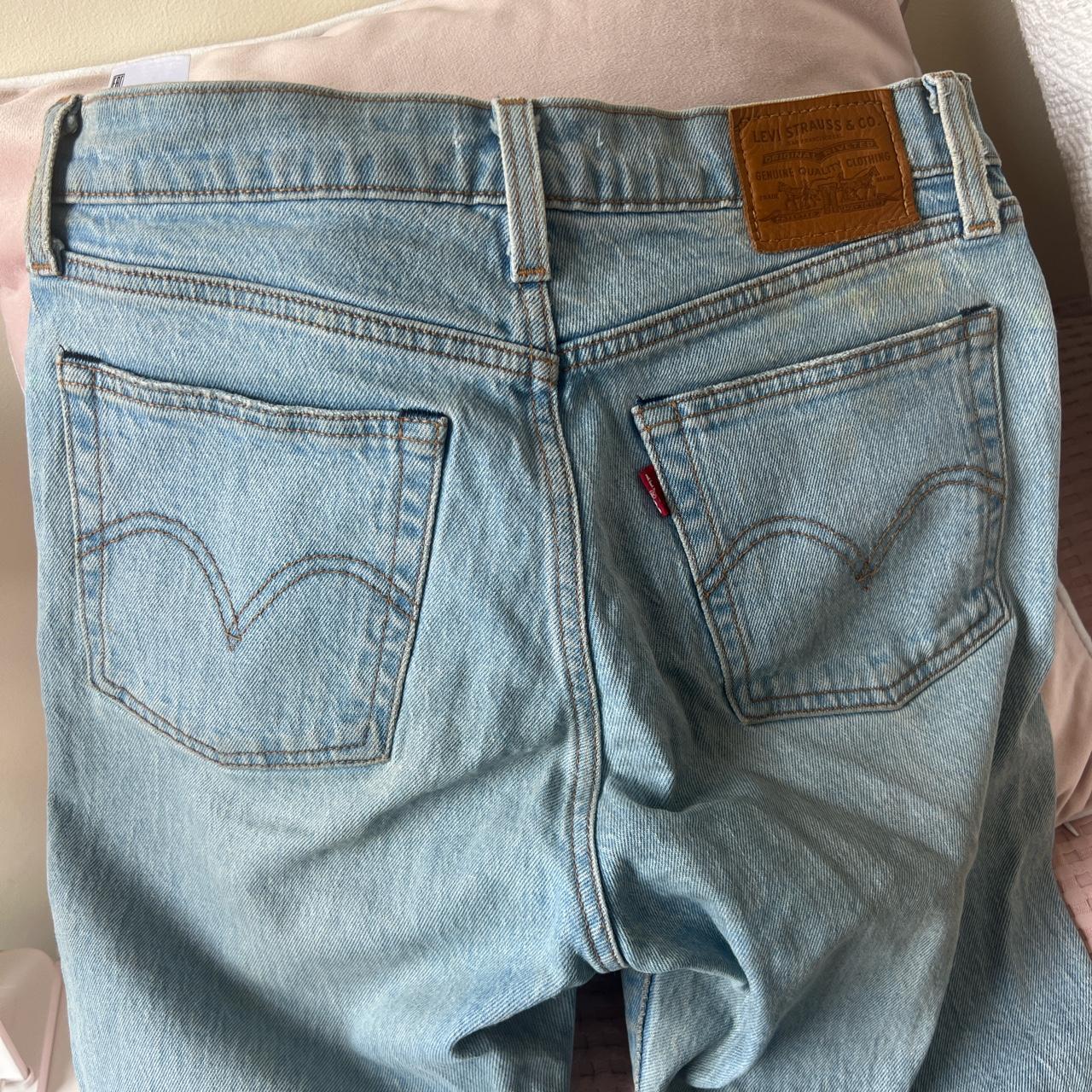 Levi's Women's Blue Jeans | Depop