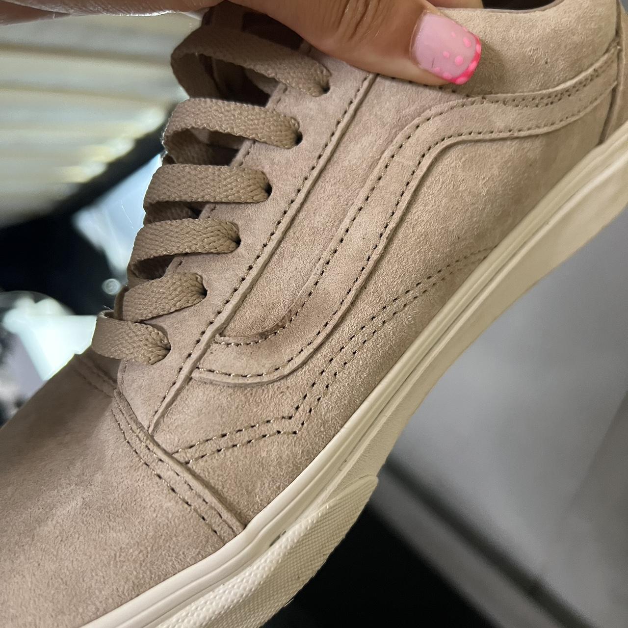 Suede hot sale vans beige