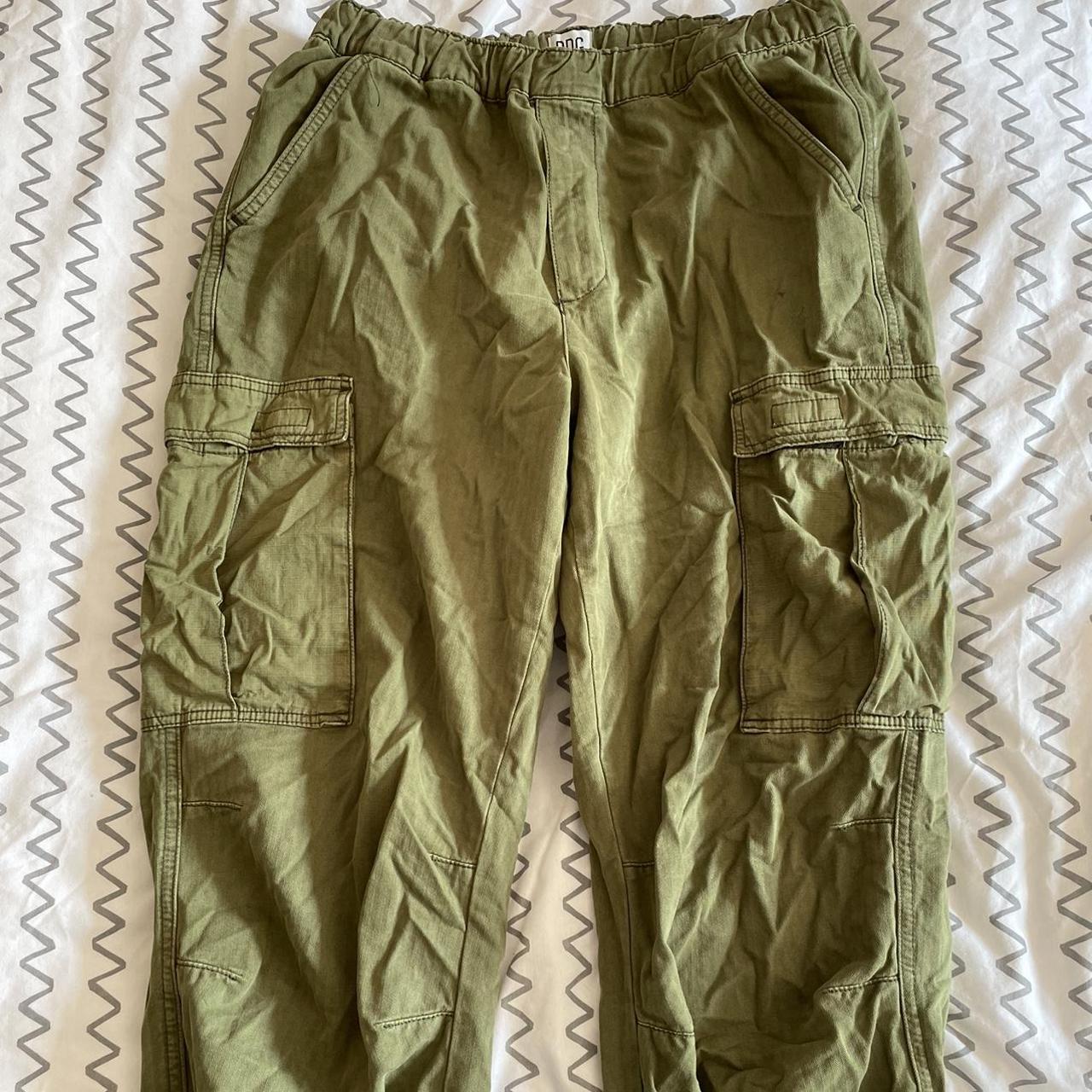 BDG URBAN OUTFITTERS CARGOS ADJUSTABLE ANKLES SIZE... - Depop