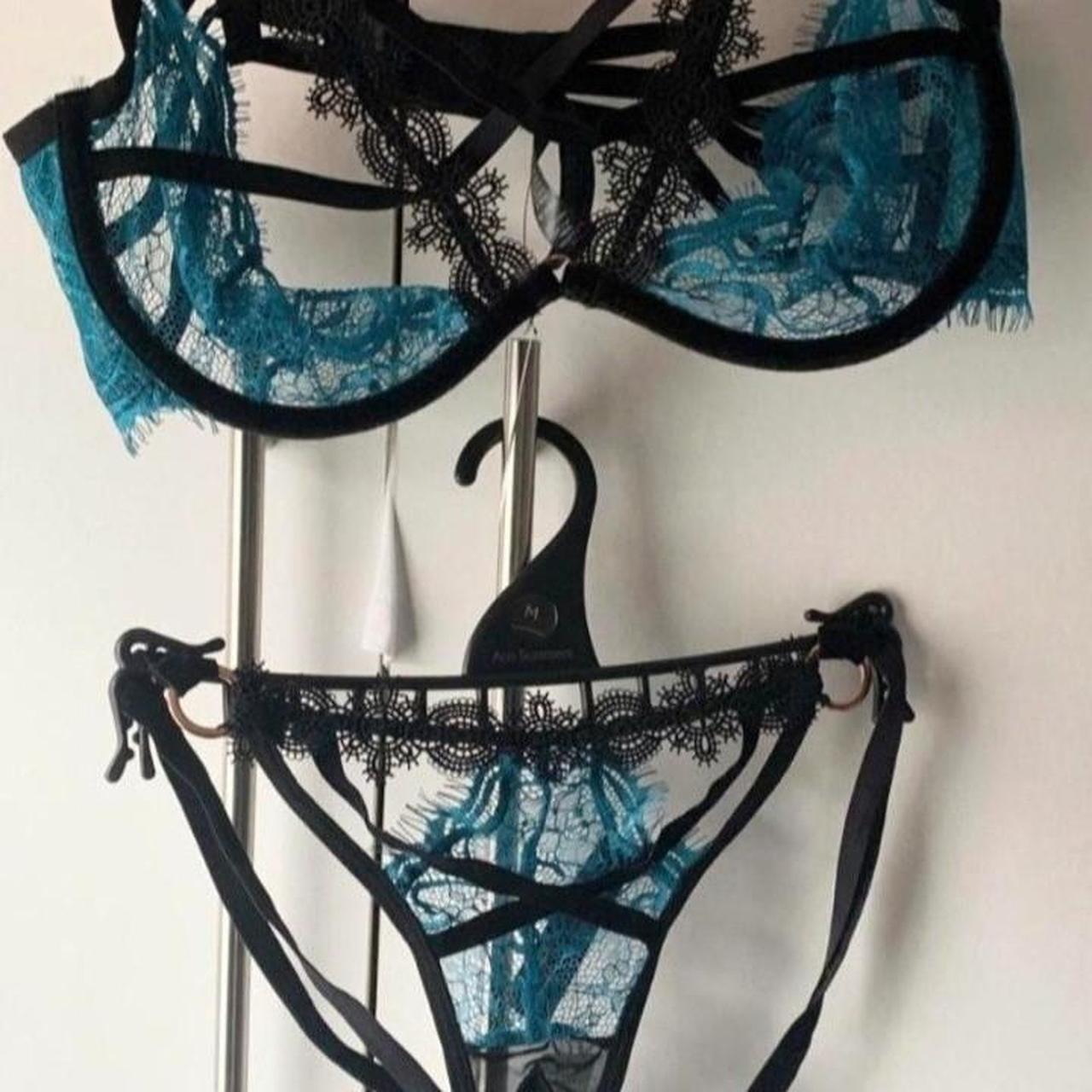 item listed by fayeantonia