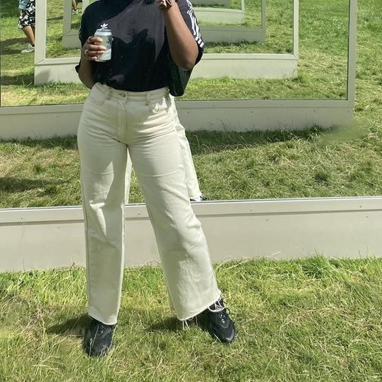 Stradivarius Women's Cream Jeans Depop