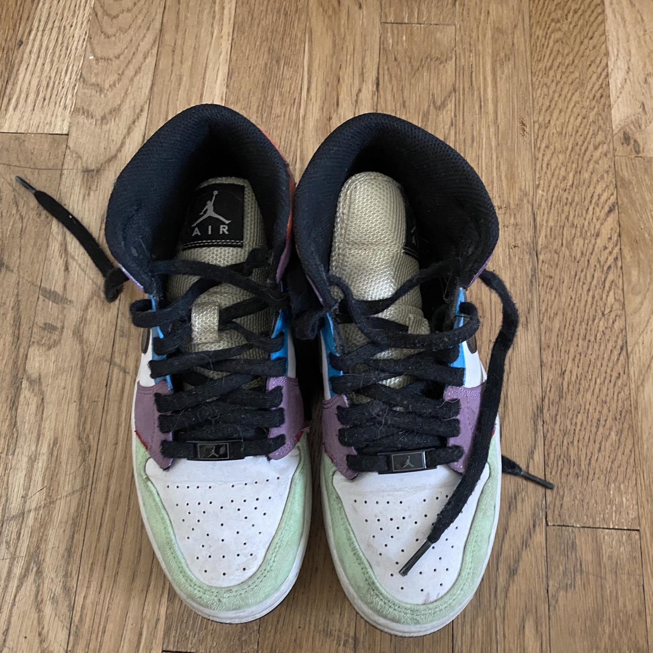multicolor nike women