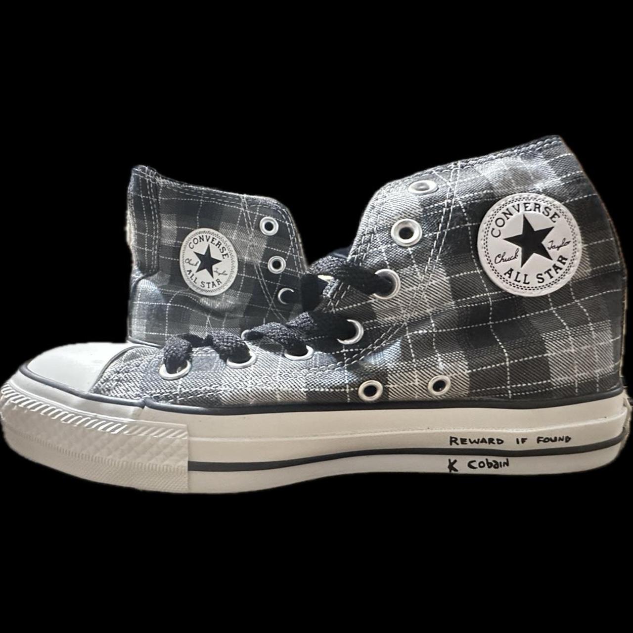 Chuck taylor hotsell kurt cobain converse