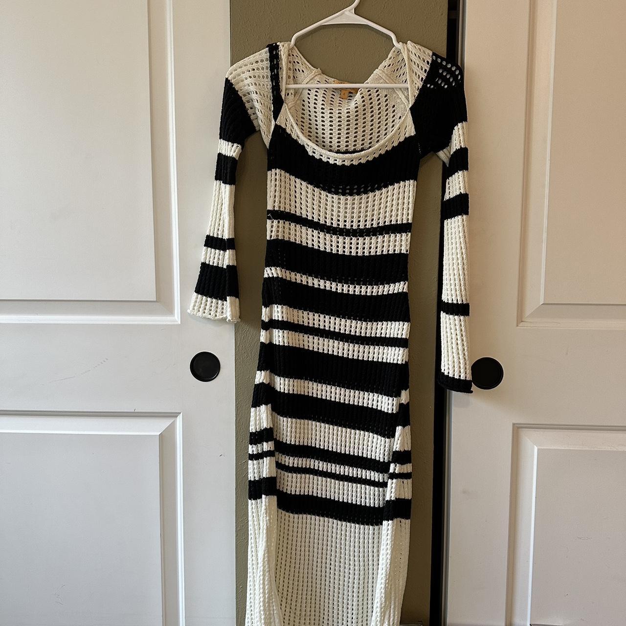 kühl sienna sweater dress size medium has a fold - Depop