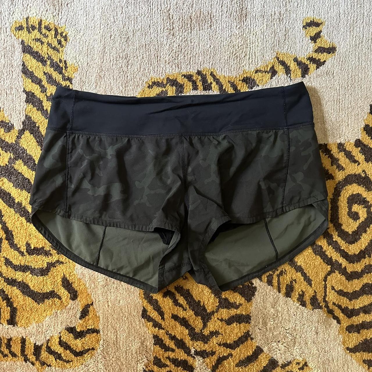Lululemon speed up 2.5” shorts Dark green - Depop