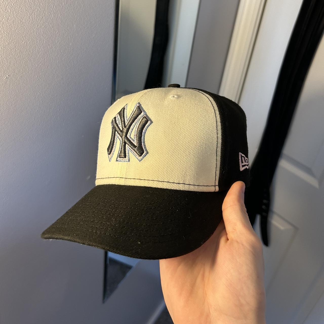 Rare! New York Mets x New York Yankees pink brim - Depop