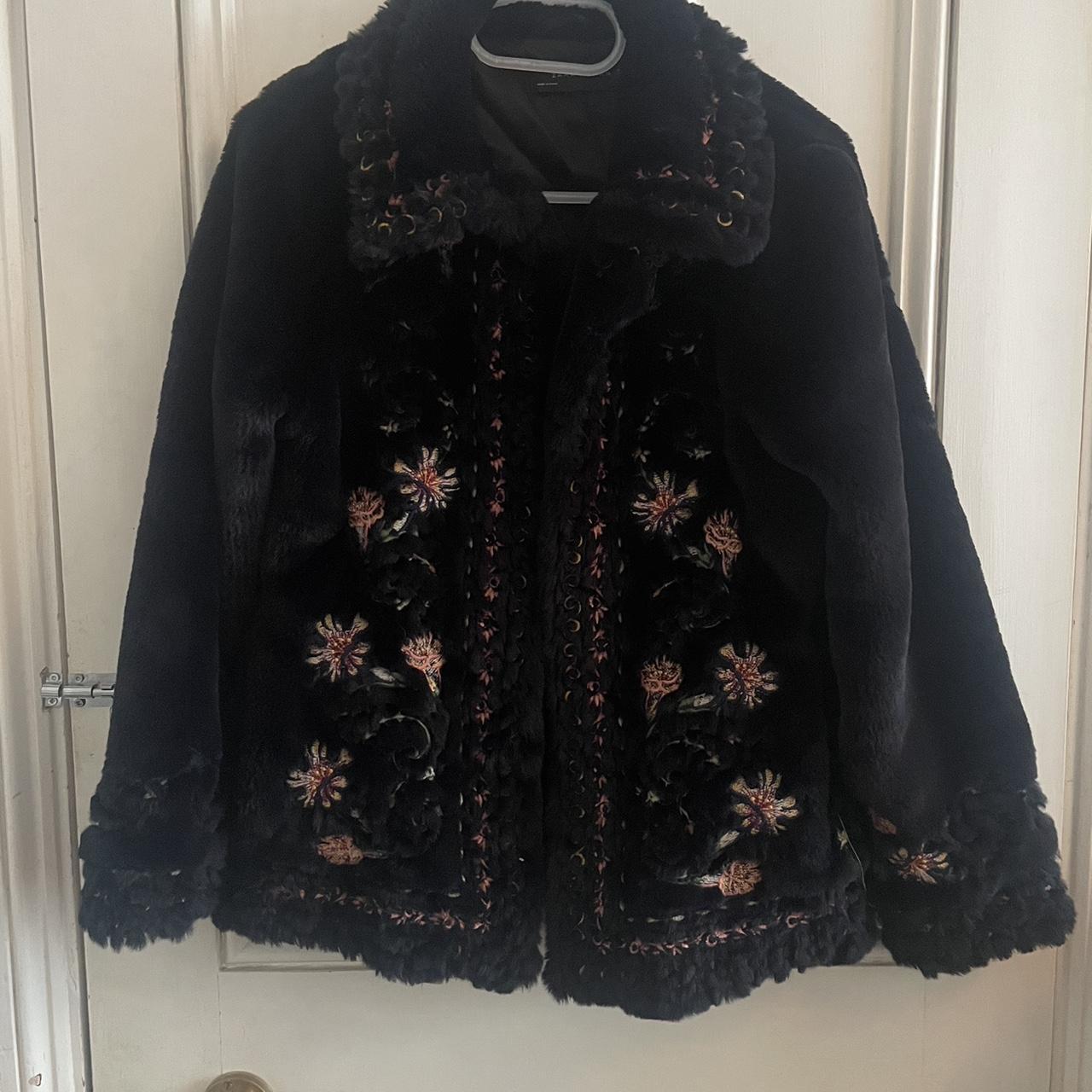 Adorable zara fur coat The softest