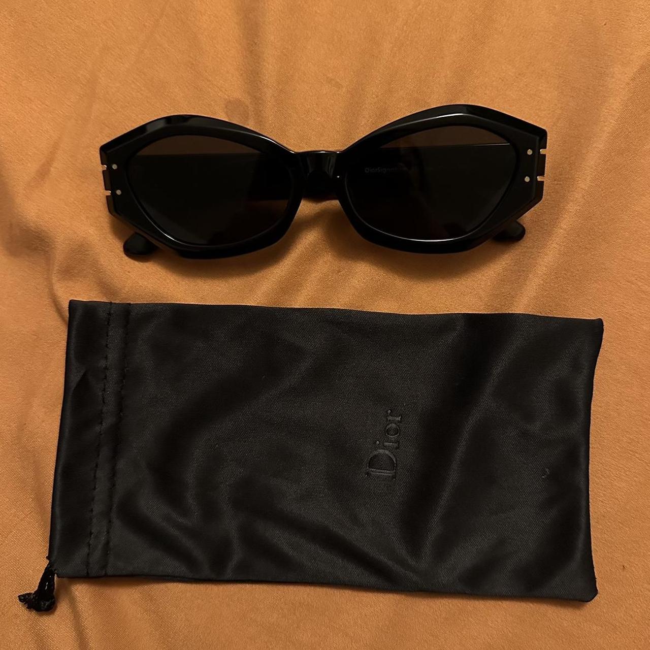 item listed by ellaaahlou