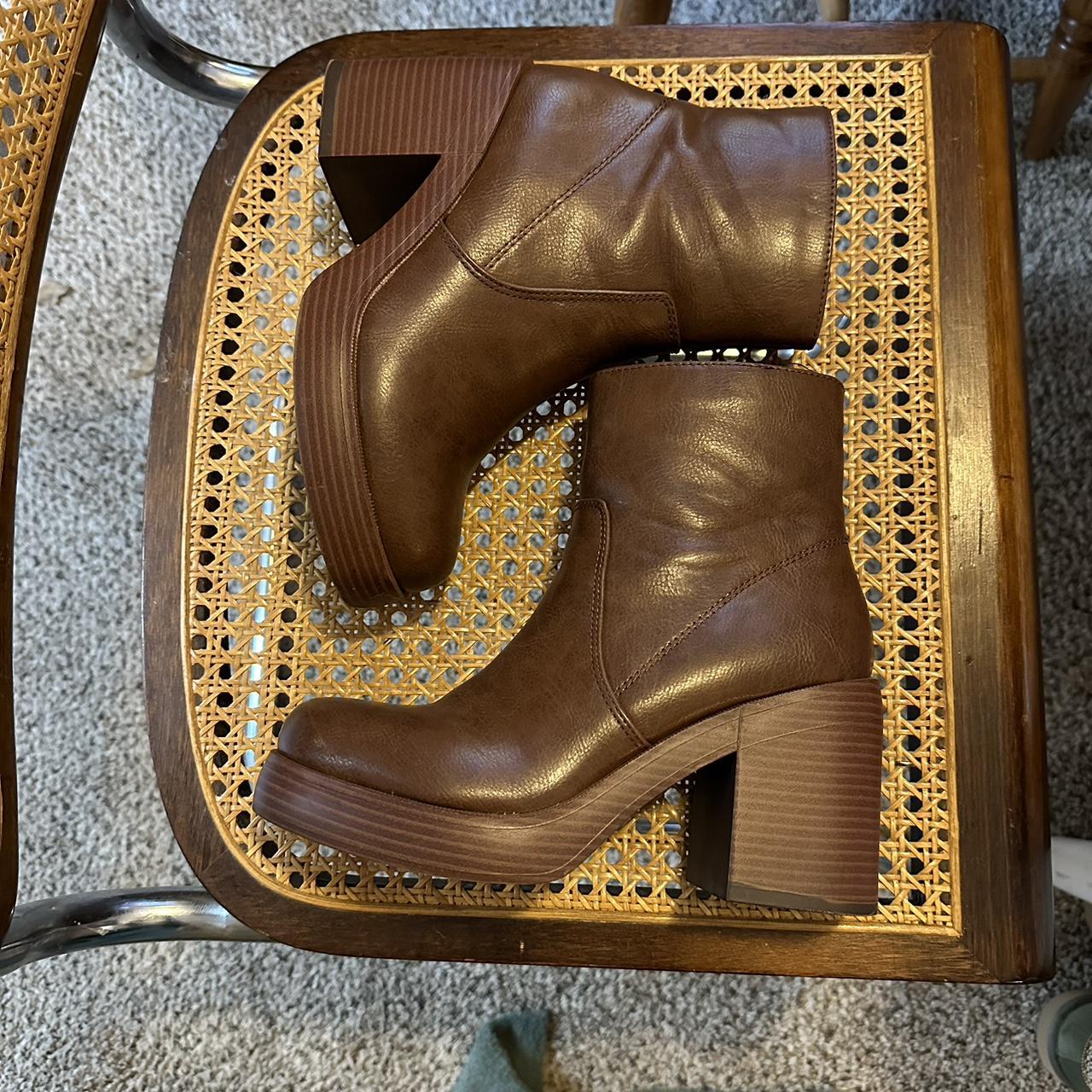 R.M. Williams Gardener Commando Chelsea boots. - Depop