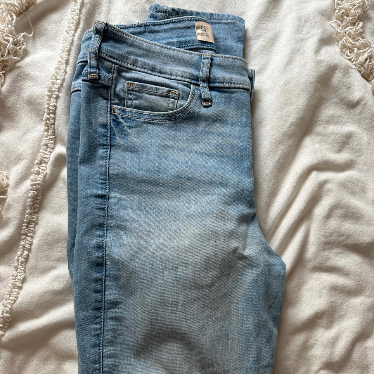 Light wash bluejeans. Hollister jeans skinny regular