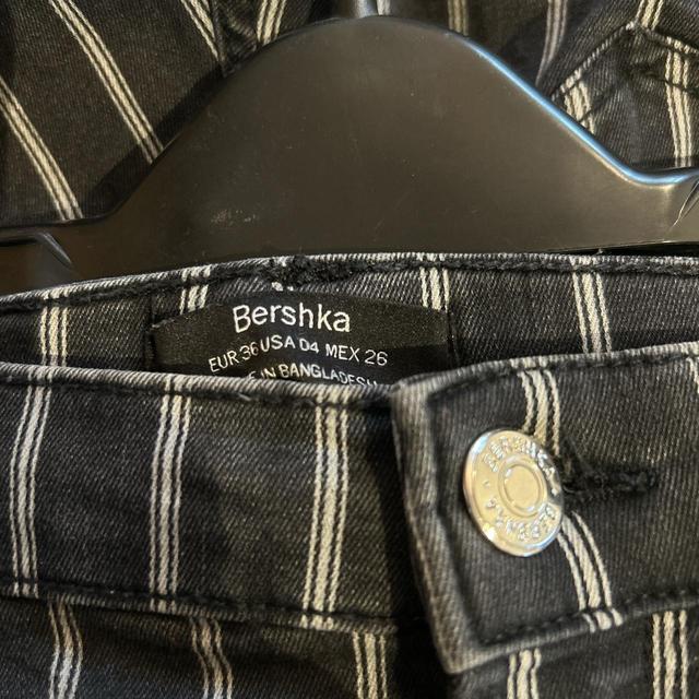 【値下げ中】Etoile Block Check Skort ♡Mサイズ Bershka Purple checkered skort with buckles Super | Depop