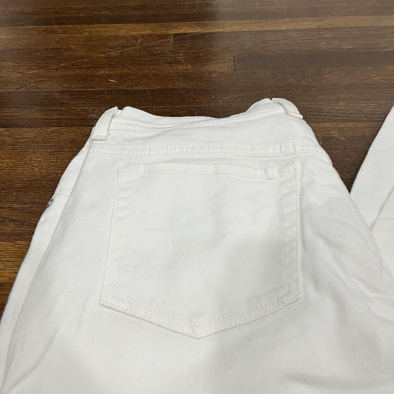 White Gloria Vanderbilt Amanda Jeans All white... - Depop