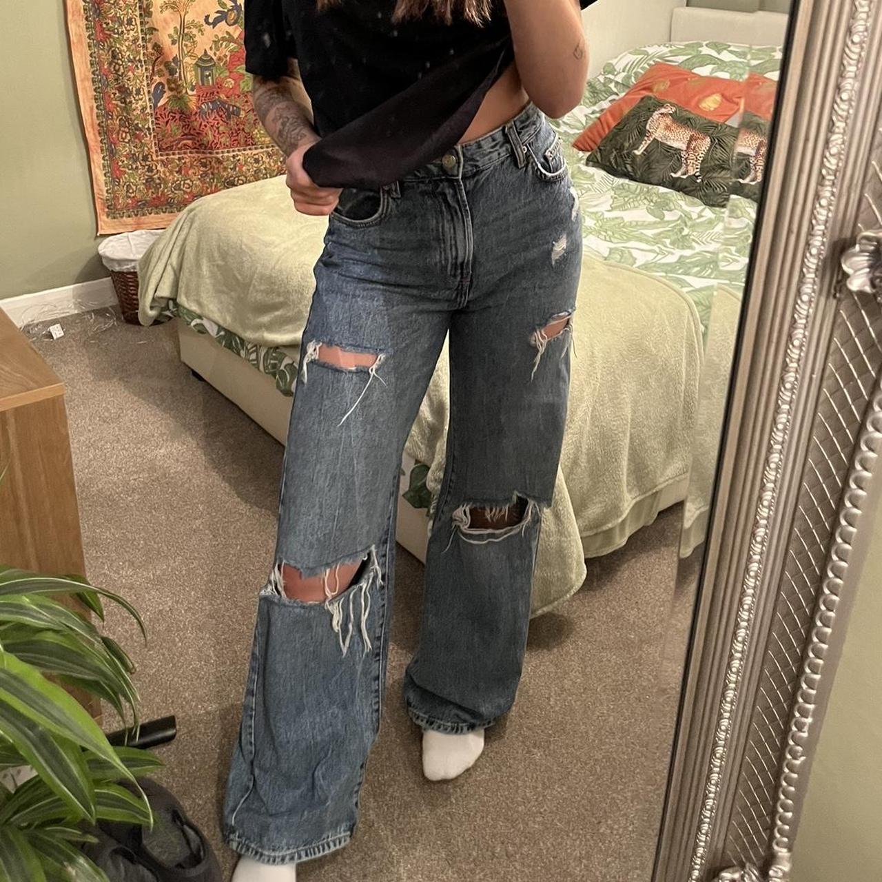 Bershka 90s ripped baggy jeans The perfect pair of... - Depop