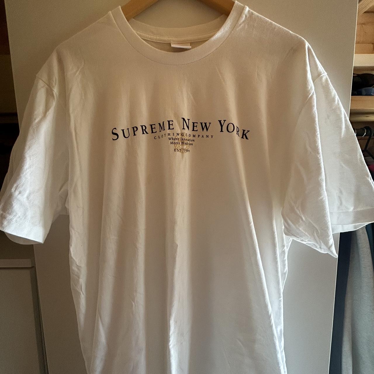 Supreme NYC Tee White L Supreme New York tee, Size L, Few stains