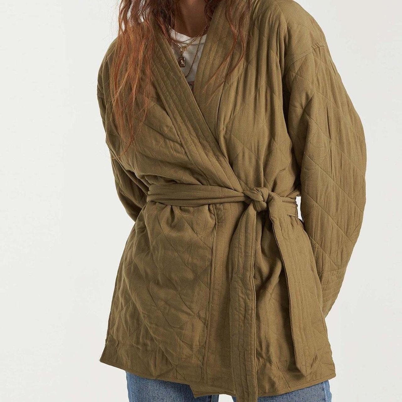 Billabong quilted khaki jacket with a tie waist.... Depop