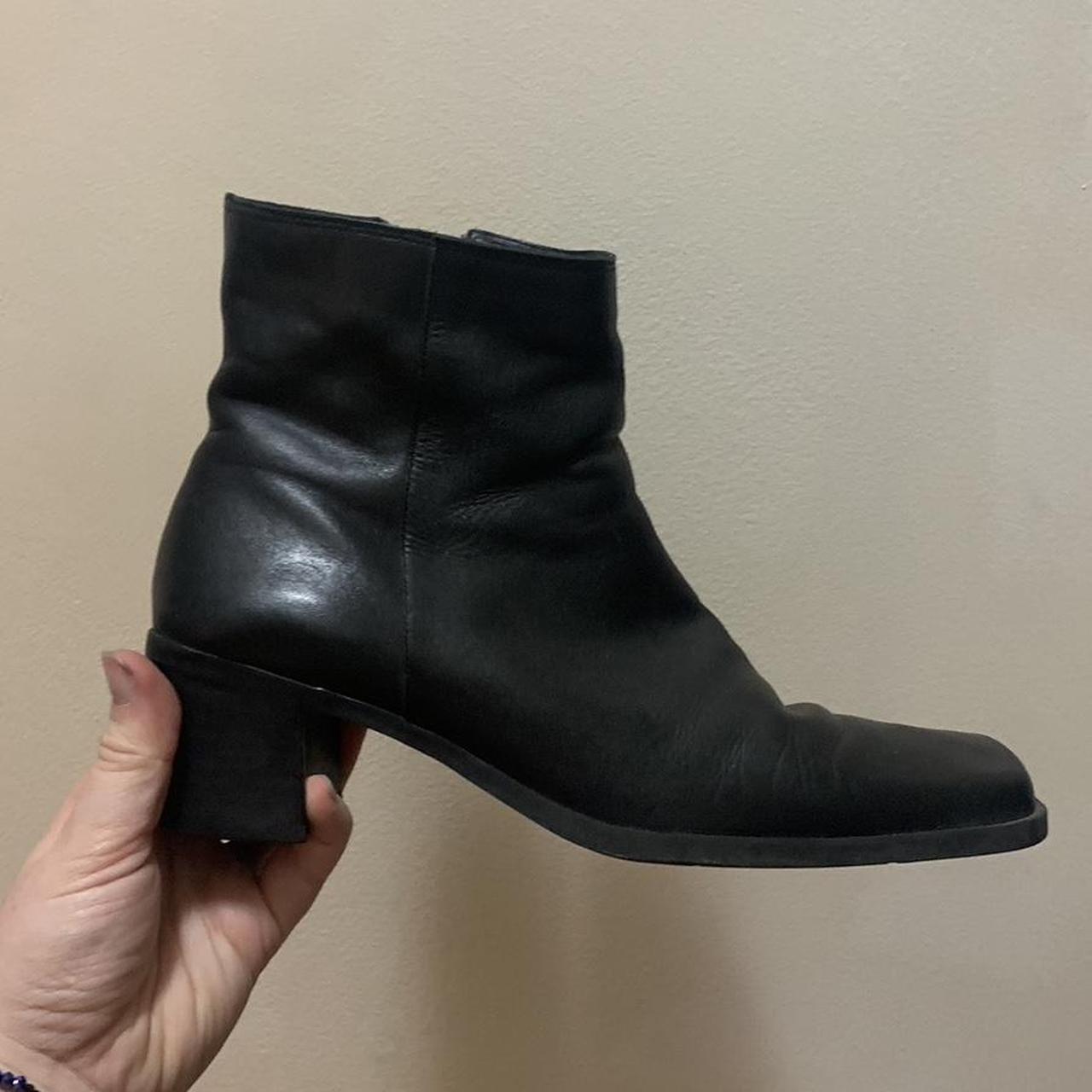 Square toe black leather boot. Thrifted size 8 - Depop