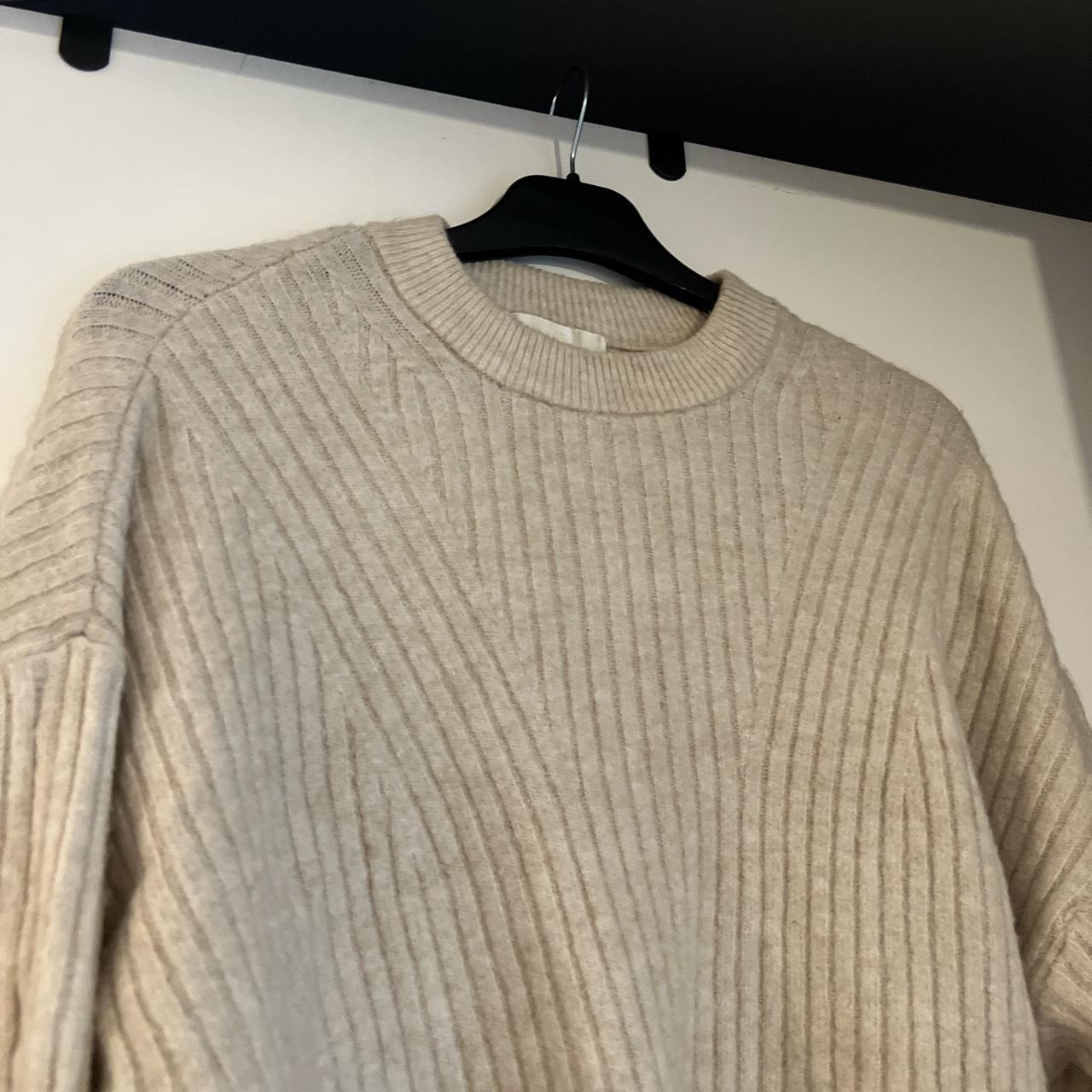 Cream jumper. Size large. #h&m #cream #jumper #clothes - Depop