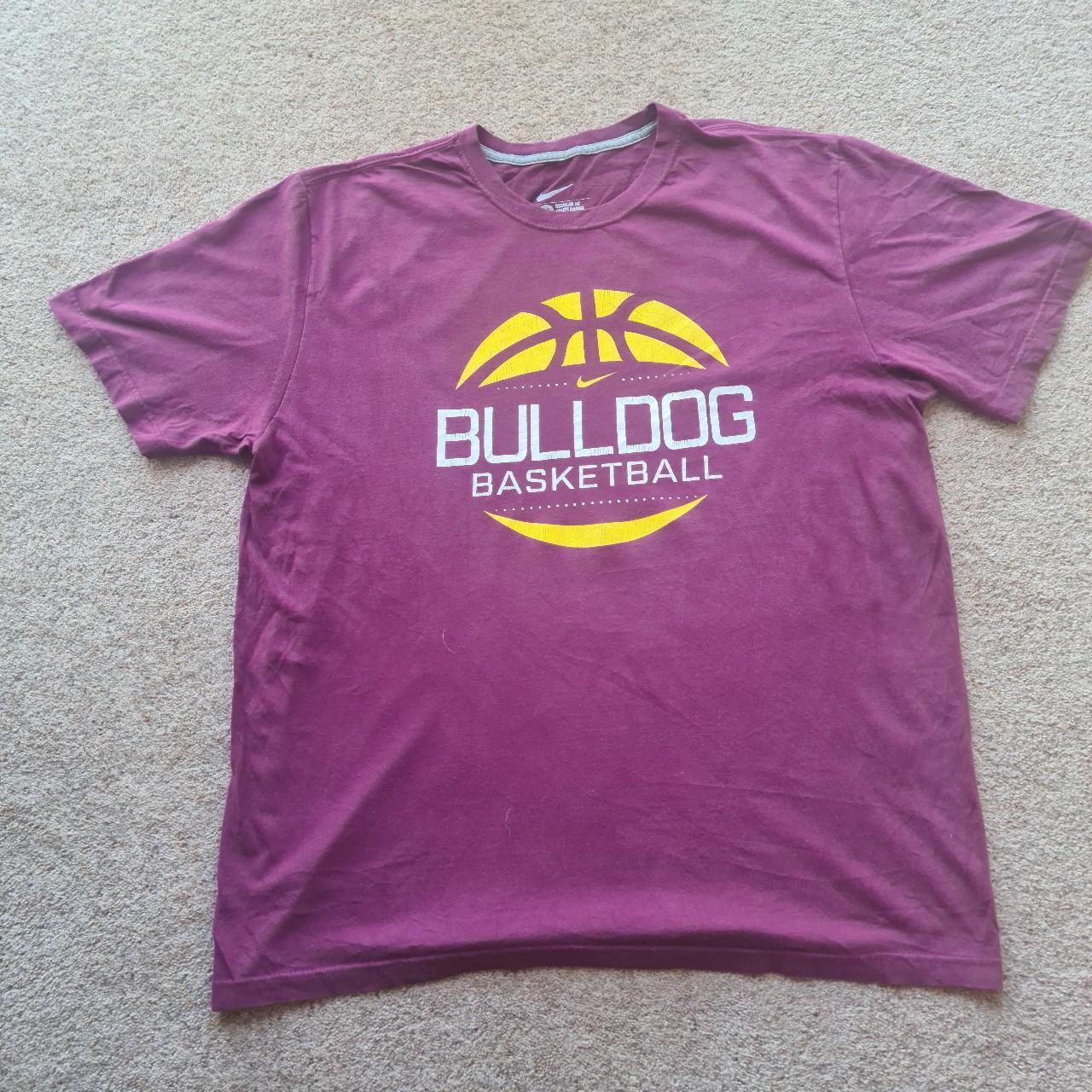 mens burgundy nike t shirt