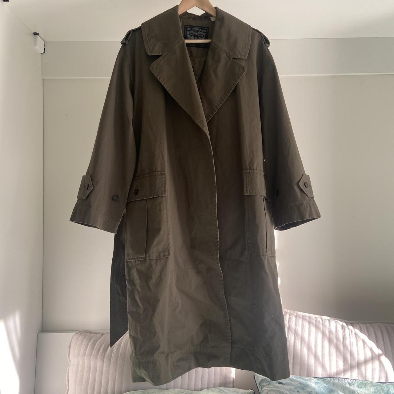 Levi's Women's Khaki and Green Coat | Depop