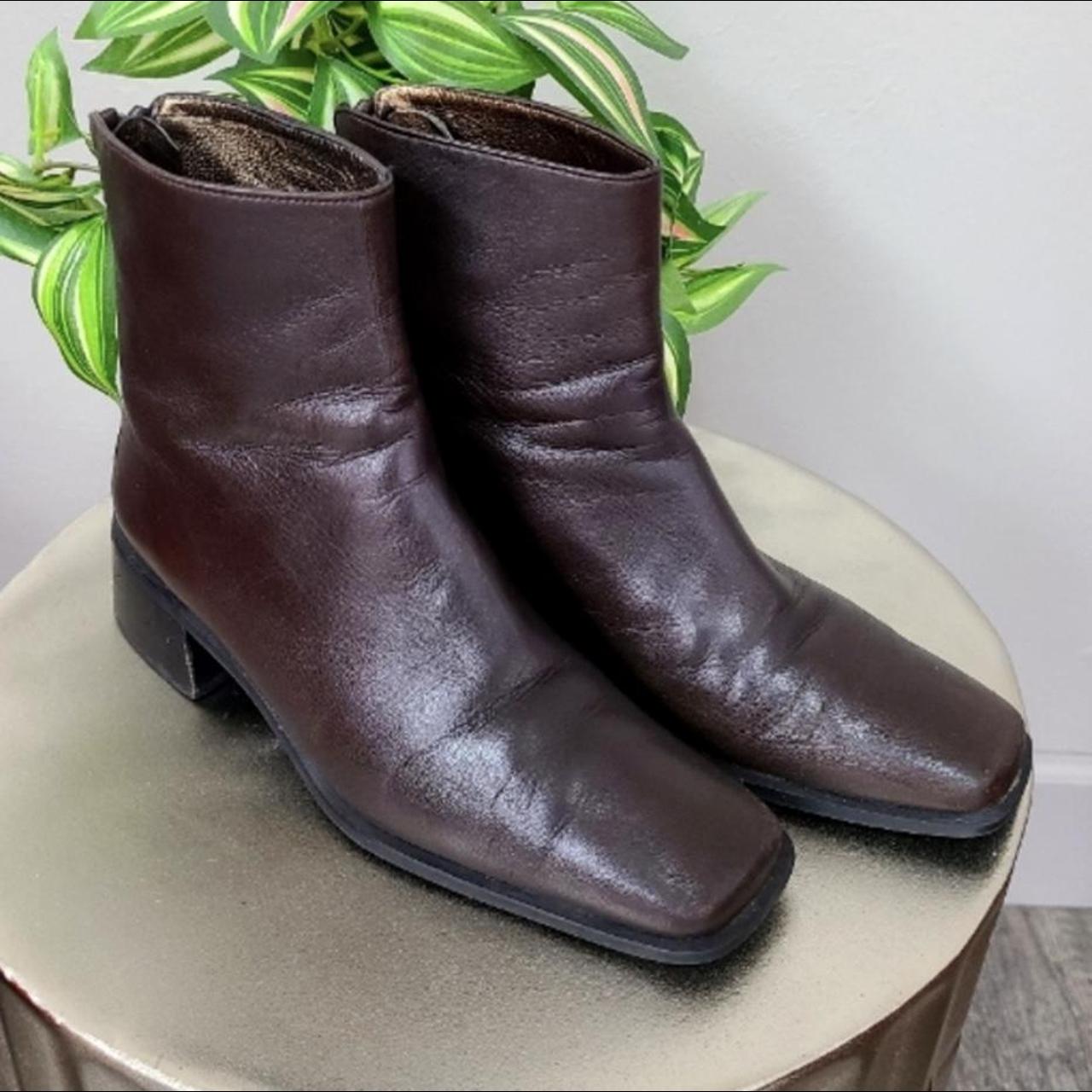 Stuart Weitzman Women's Brown Boots | Depop