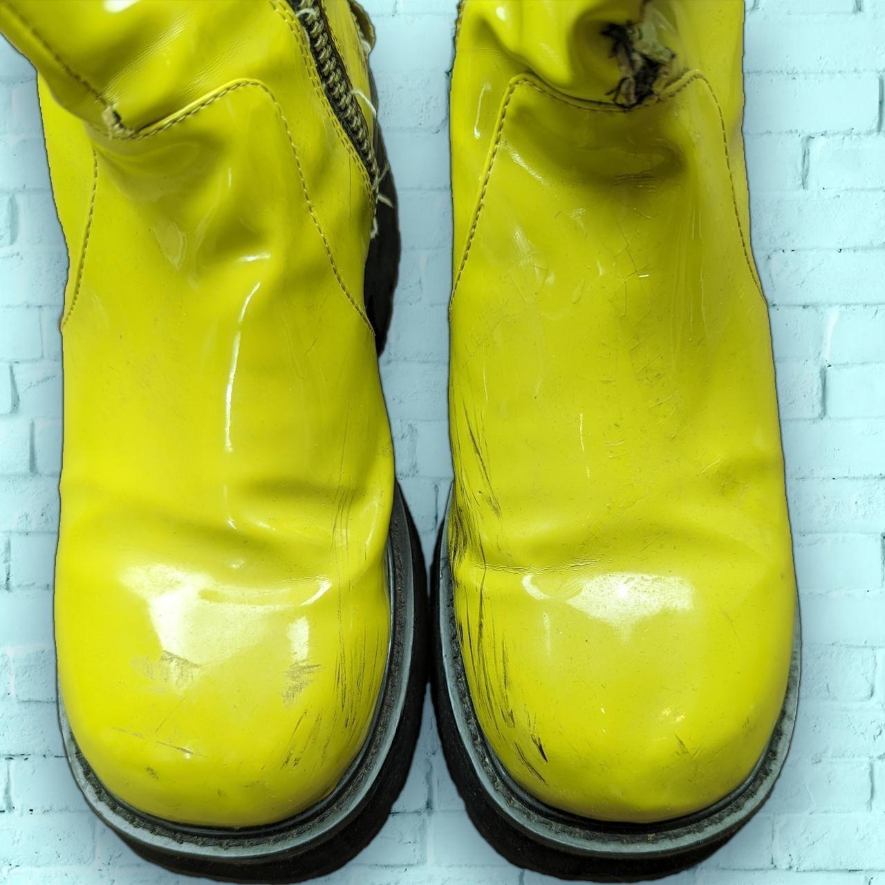 unif yellow boots