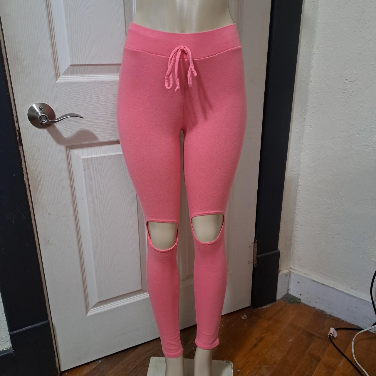 Salmon pink knee-slit leggings. Size small. #pink - Depop
