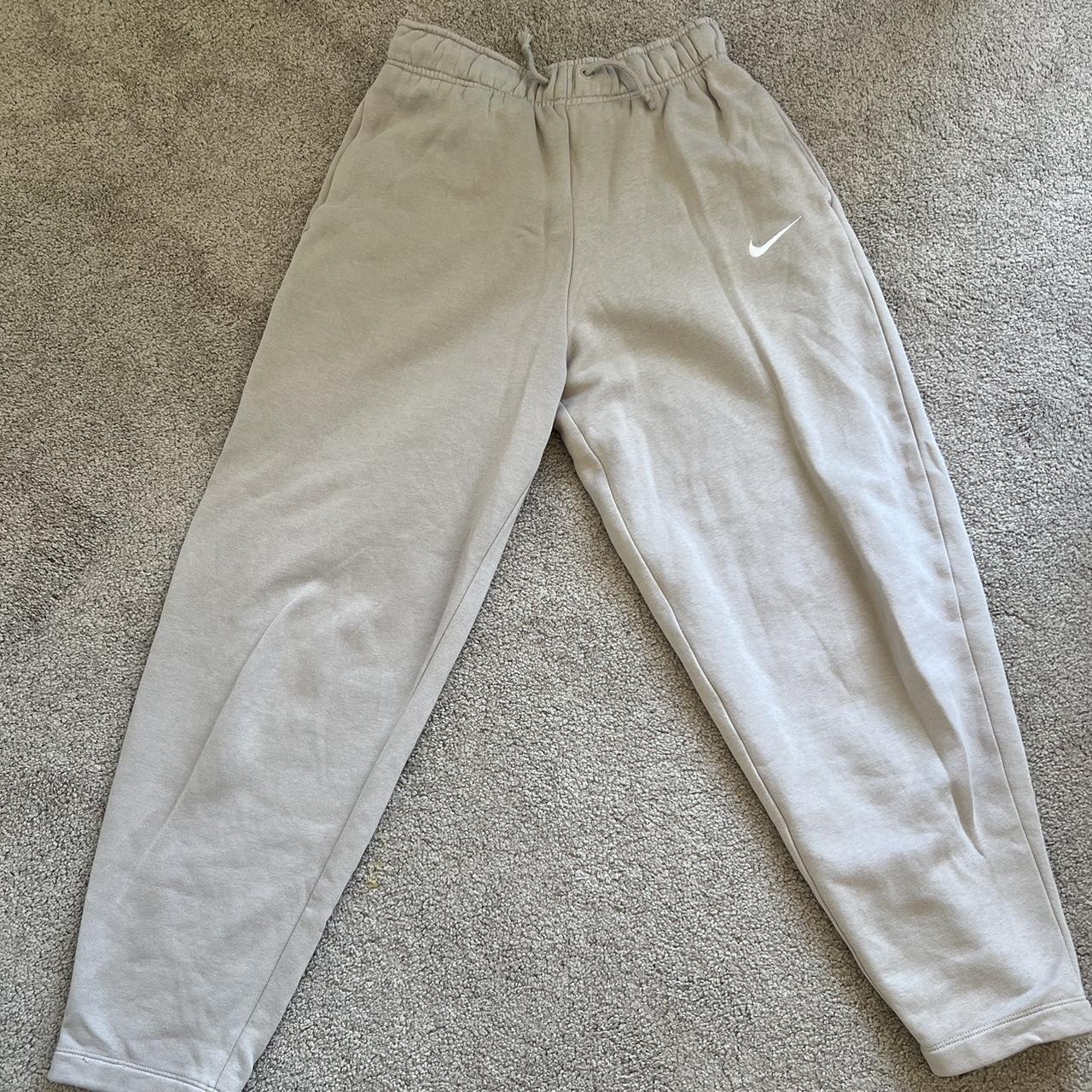 nike tracksuit size s
