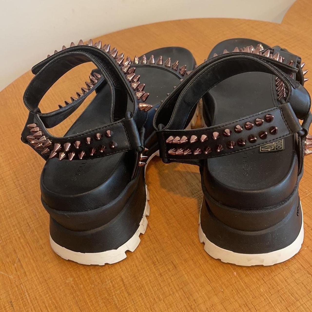 【送料&関税込】Stella McCartney Trace Sandals Black Trace Sandals by Stella McCartney on Sale