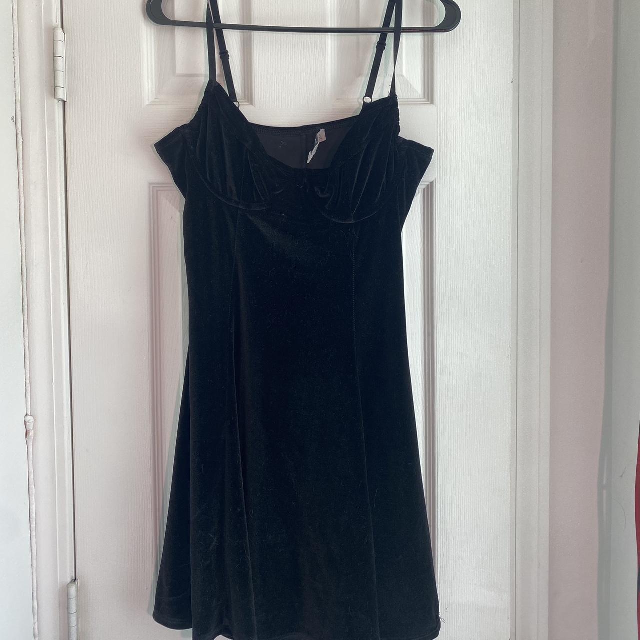 Abercrombie & Fitch Black Velvet Cupped/corset... - Depop