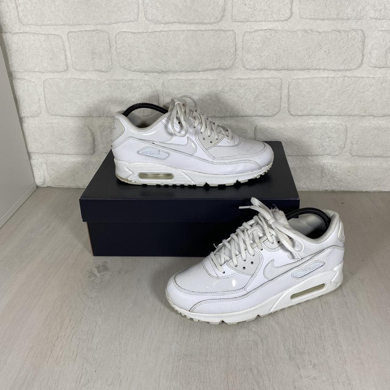 white nike 90