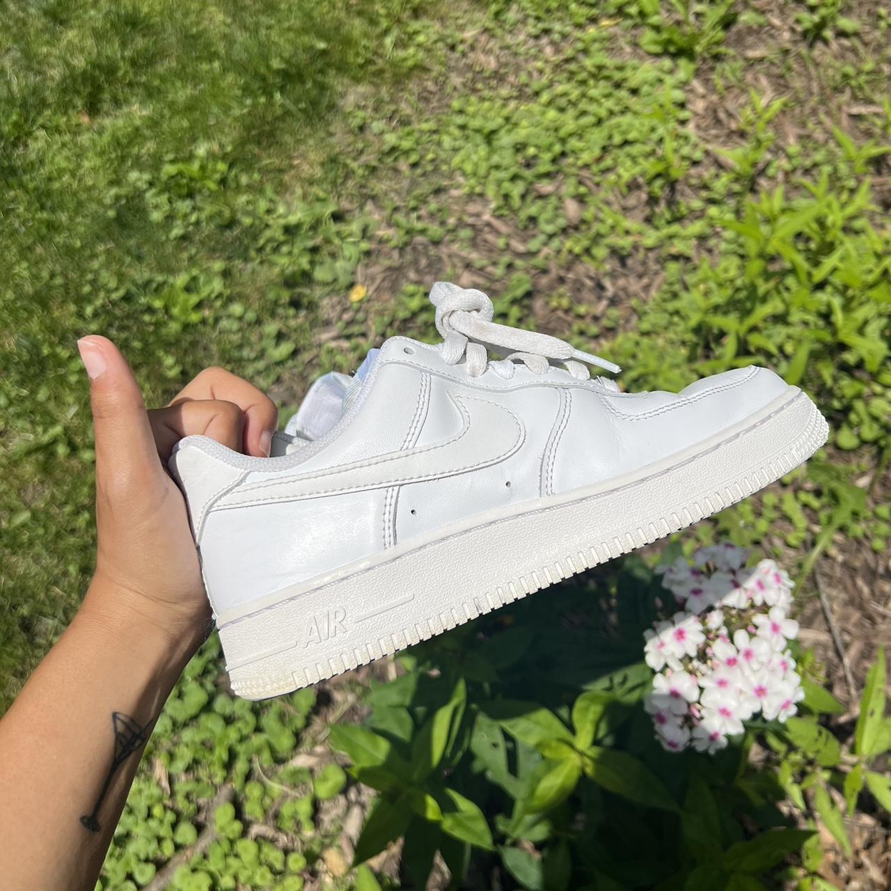 size 7 white air force ones