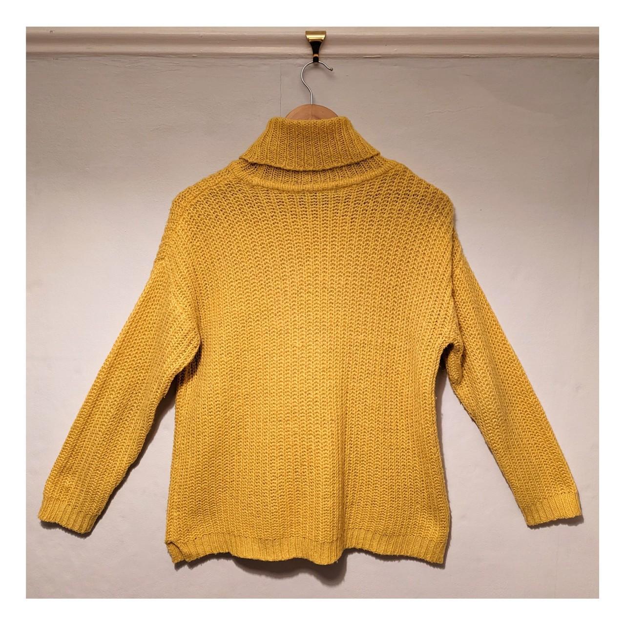 F&f yellow outlet jumper