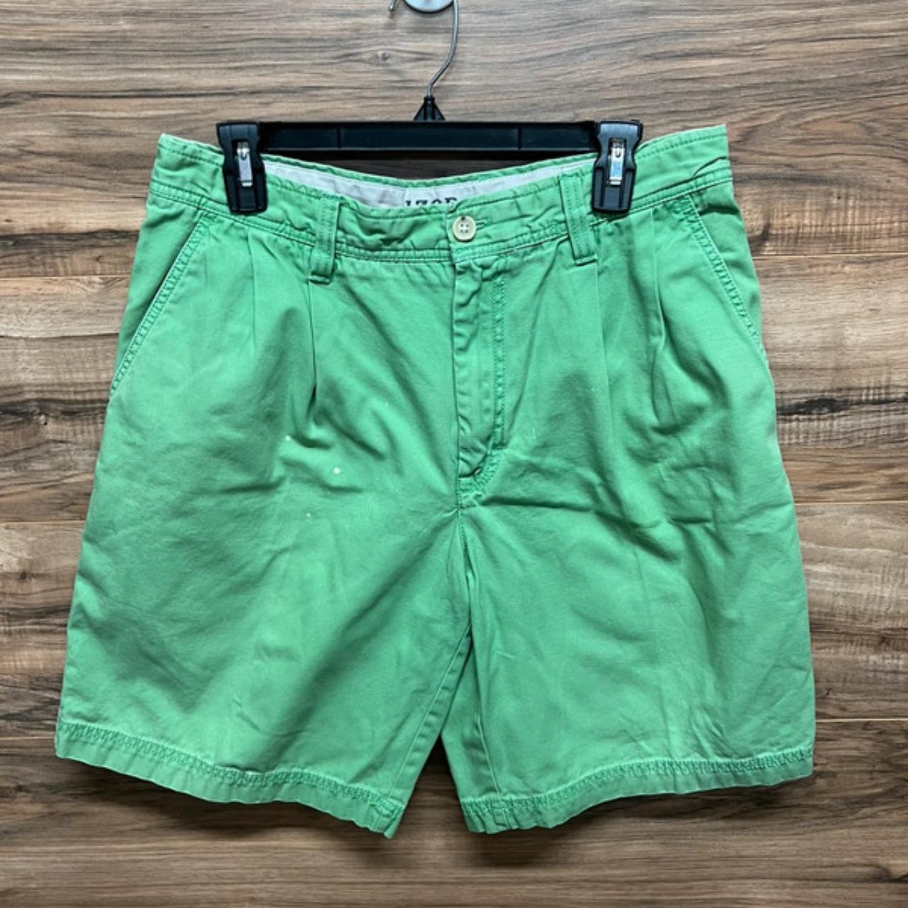 Izod Size 33 Men's Shortood Condition, Flaws Shown - Depop