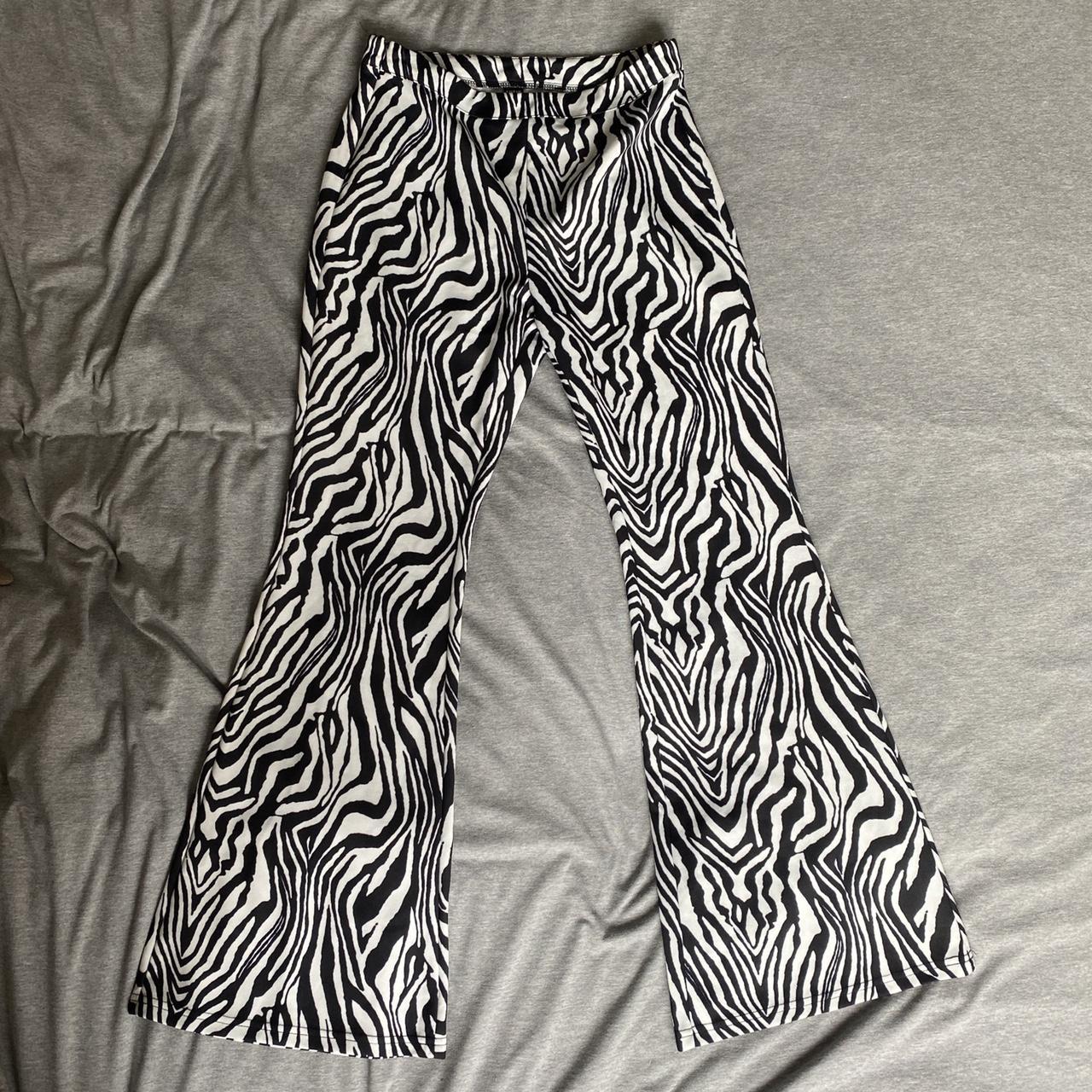 Women's Black and White Trousers | Depop