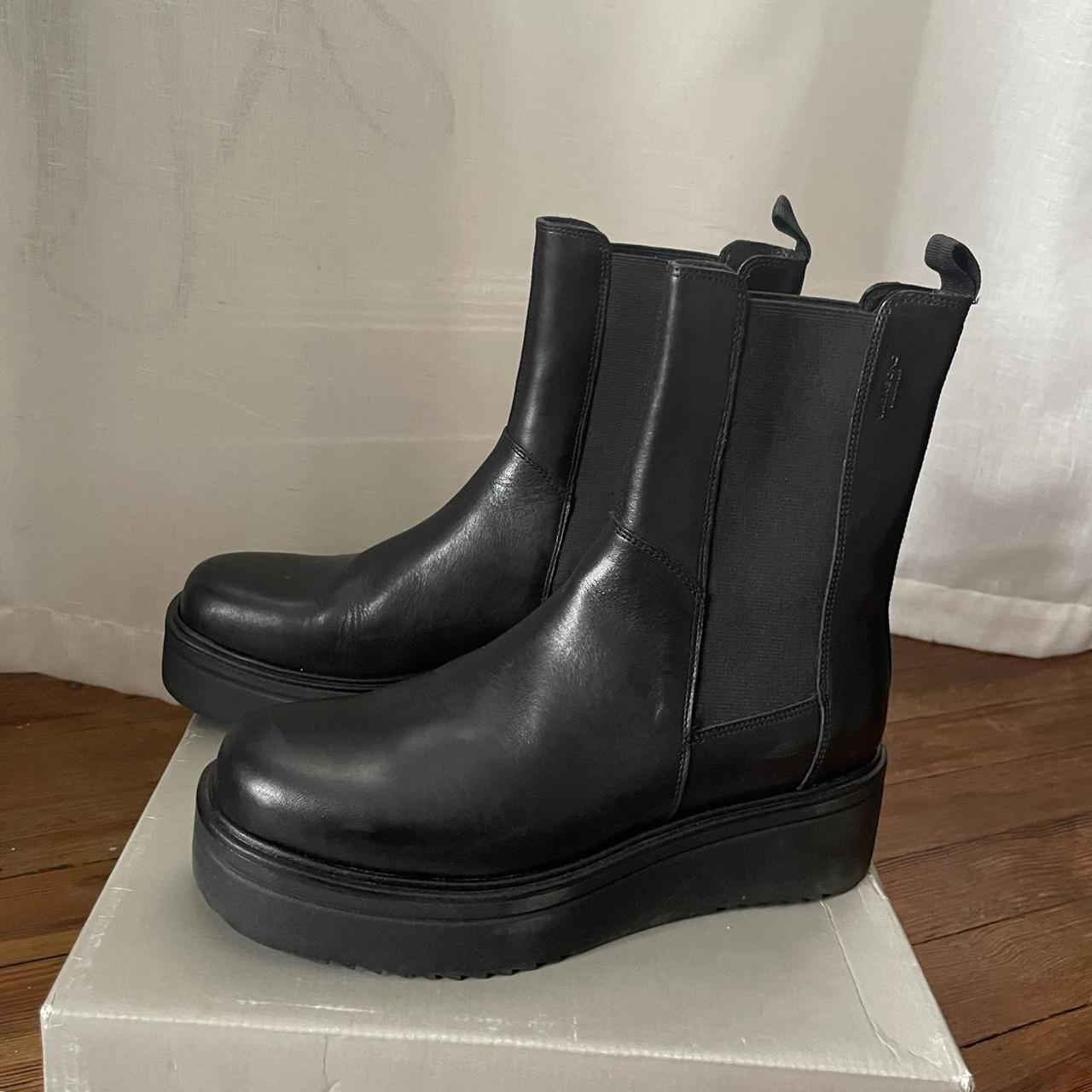 Vagabond Women's Black Boots Depop