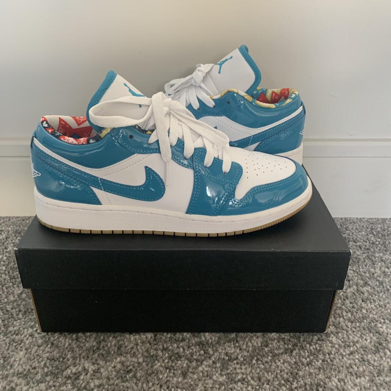 Nike Women's Blue Trainers Depop