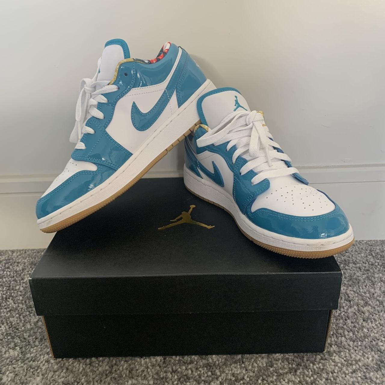 Nike Women's Blue Trainers Depop