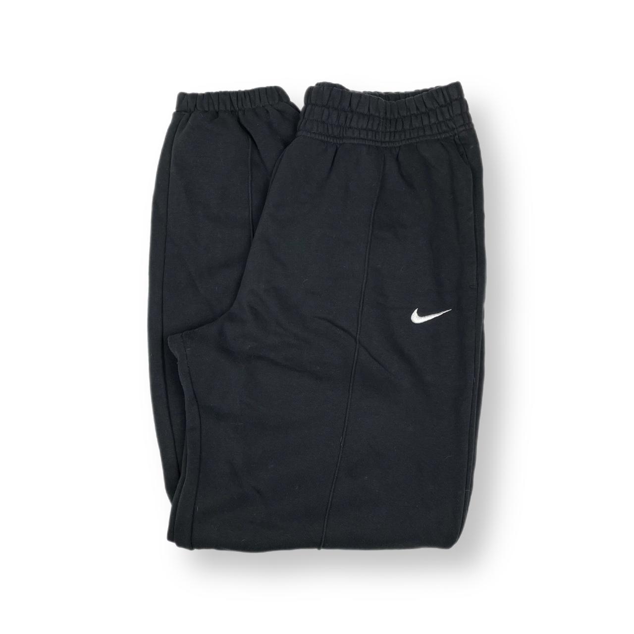 Nike Men's White and Black Joggerstracksuits Depop