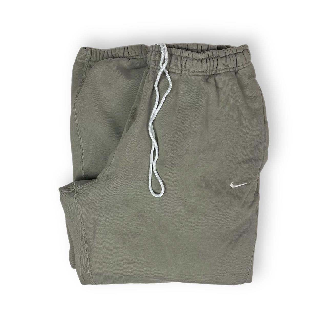 mens nike green joggers