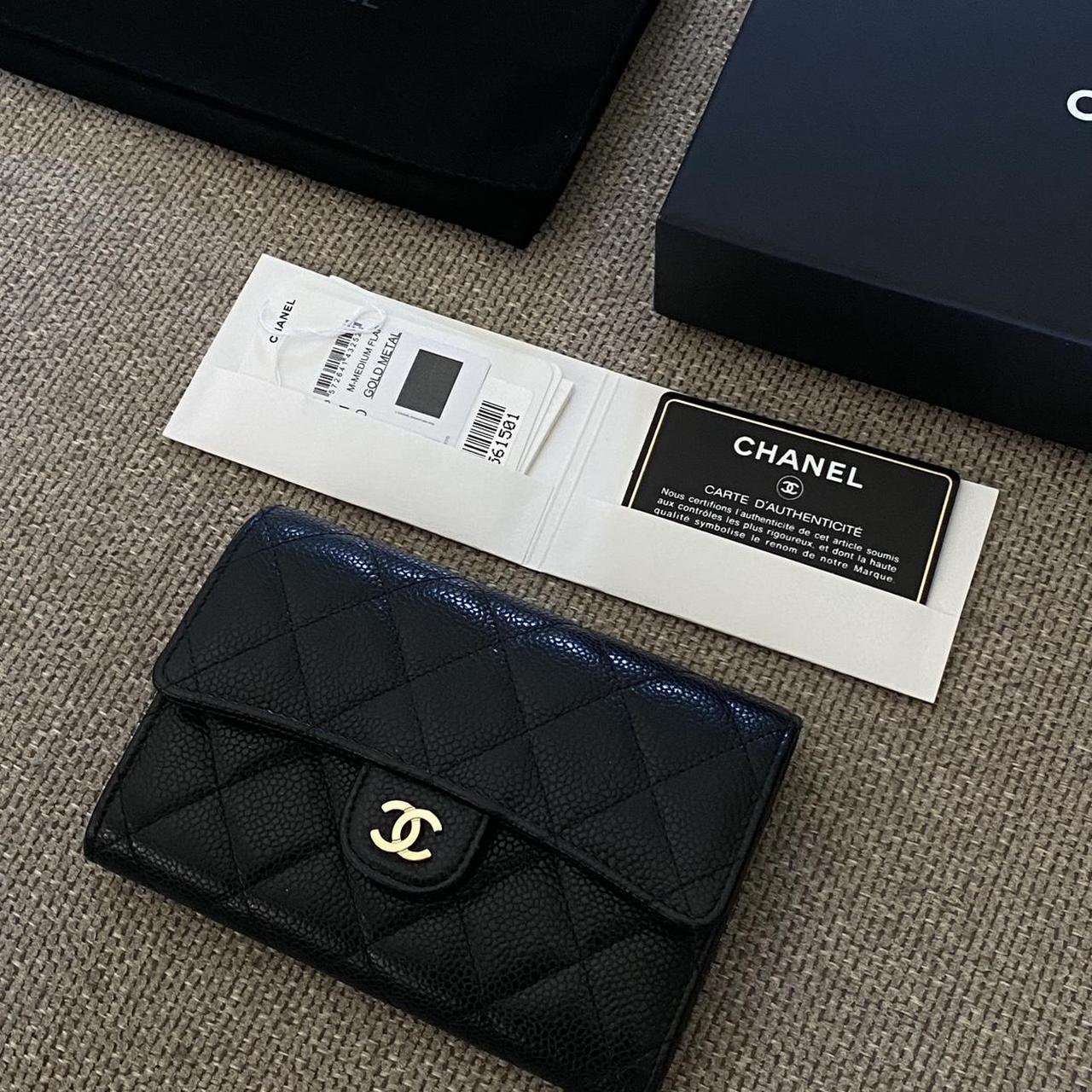 Chanel hot sale wallet medium