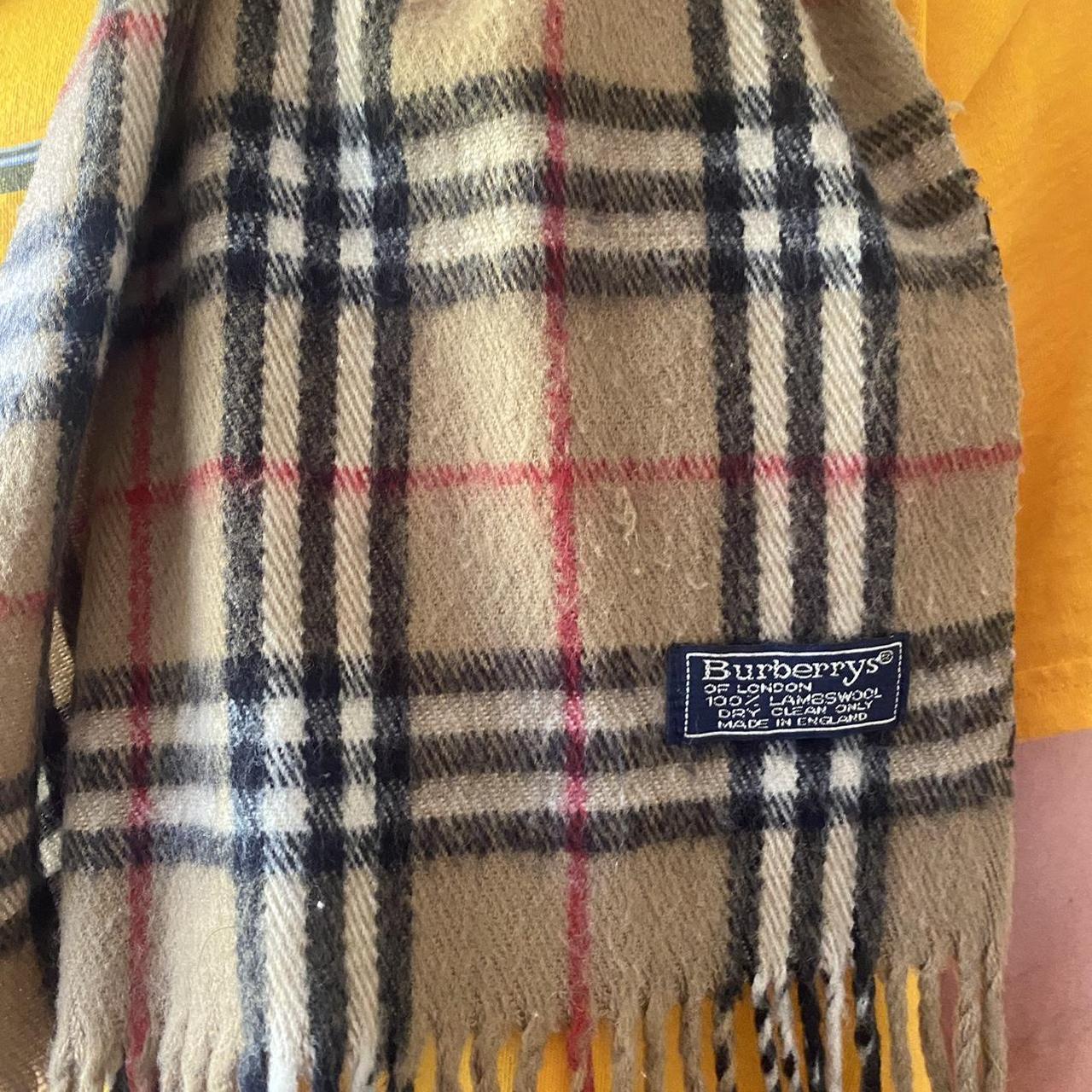 Burberrys of london 100 lambswool clearance scarf