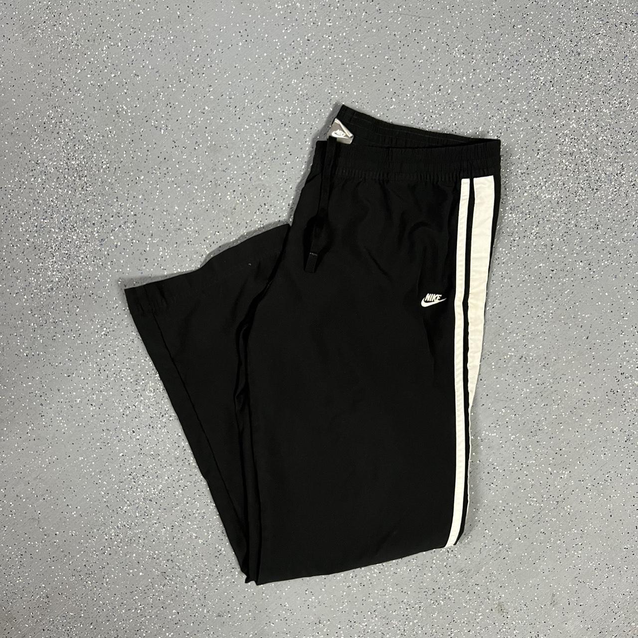 Nike joggers black with white outlet stripe