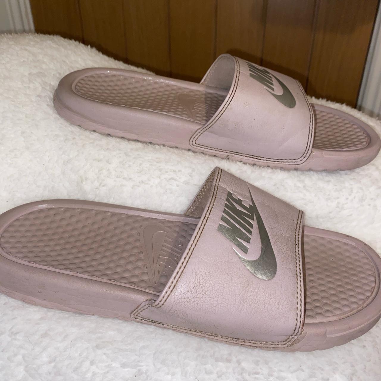 ladies pink nike sliders
