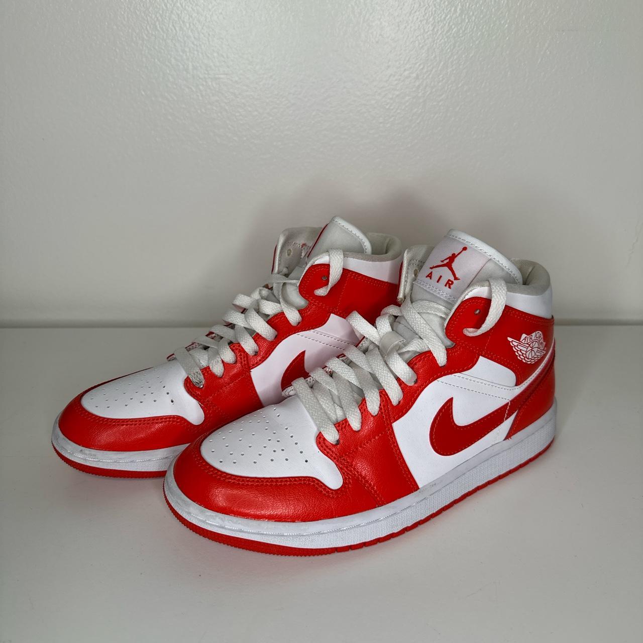 difference between mens and womens jordan 1